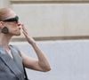 La chanteuse avait déjà porté de nombreuses créations. 

Céline Dion sort de l'hôtel Royal Monceau à Paris le 3 octobre 2026 © Denis Guignebourg / Bestimage