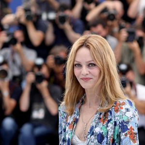 Vanessa Paradis au photocall du film Cette musique ne joue pour personne (Cannes première) lors du 74ème festival international du film de Cannes le 10 juillet 2021 © Borde / Jacovides / Moreau / Bestimage