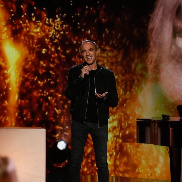 Exclusif - Nikos Aliagas (surprise de L. Fabian)  - Surprises - Enregistrement de l'émission "La Boîte à Secrets N°19" dans les studios de la Cité du Cinéma à Saint-Denis, présentée par F.Bollaert et diffusée le 3 janvier sur France 3
© Christophe Clovis / Bestimage