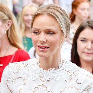 Le but de cette visite était de sensibiliser concernant les gestes de premiers secours.

La princesse Charlene de Monaco lors du Pique-nique des Monégasques.  © Claudia Albuquerque/Bestimage