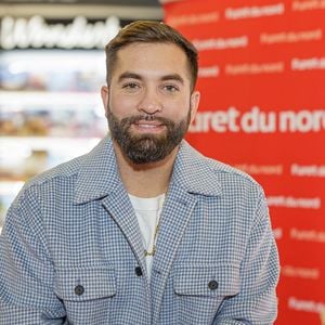 Exclusif - Le chanteur Kendji Girac en séance de dédicaces pour son autobiographie Mi vida à la Librairie du Furet du Nord à Lille, France, le 1er octobre 2025. © Stephane Vansteenkiste/Bestimage