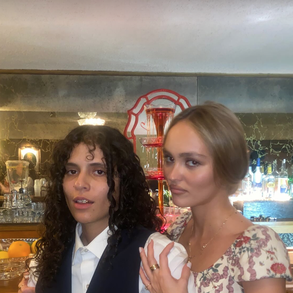 L’amour est toujours au rendez-vous pour Lily-Rose Depp et 070 Shake...

Story Instagram de @lilyrose_depp pour l'anniversaire de sa chérie.