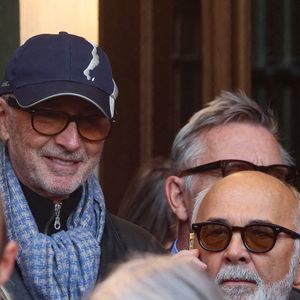 Thierry Lhermitte, Gérard Jugnot - Sortie des Obsèques de Michel Blanc en l'église Saint-Eustache à Paris, le 10 octobre 2024.  © Moreau / Jacovides / Bestimage