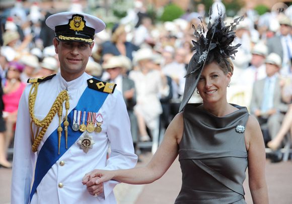 Le Prince Edward et la Princesse Sophie arrivent pour le mariage religieux du Prince Albert II et de la Princesse Charlène sur la Place du Palais Princier à Monaco, le 2 juillet 2011. Quelque 3500 invités sont attendus pour suivre la cérémonie dans la cour d'honneur du Palais. Photo by Jochen Lübke/DPA/ABACAPRESS.COM