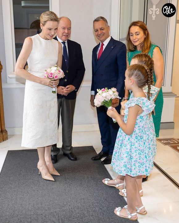 Charlene de Monaco est allée à la rencontre de Anna Ella Carlevaris, la 10 000ème citoyenne de la Principauté. Capture d'écran Instagram