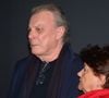 "Tout a fini par rentrer dans l’ordre sans qu’il ait besoin de se faire opérer" a-t-elle ajouté.
Herbert Léonard et sa femme Cléo (Chantal Rousselot) - Avant-première du film "Les dents, pipi et au lit" au cinéma UGC Ciné Cité Les Halles à Paris, France, le 27 mars 2018. © Veeren/Bestimage