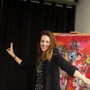 Elle a ensuite choisi de s’éloigner de la télévision pour retrouver davantage de liberté professionnelle.

Exclusif - Sandra Lou - Exposition de Caroline Faindt à la Villa Violet sur 3 jours dont 2 reservés aux femmes, avec dégustation de thés, de préparation cullinaires par le chef F. Gagnaire, massages, Paris le 8 mars 2020. © Jack Tribeca/Bestimage