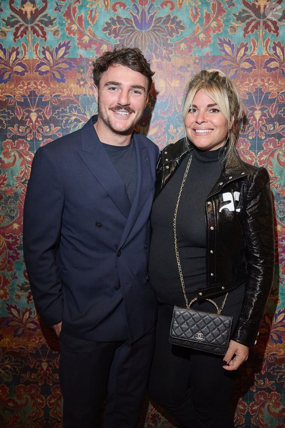Sur TikTok, la femme de Baptiste Germain s’est confiée sur les problèmes de sa fille
Exclusif - Sophie Tapie (enceinte) et son mari Baptiste Germain lors du cocktail après-spectacle lors de la soirée Ciné-concert symphonique "Alain Delon, le dernier Samouraï" au Palais des congrès à Paris le jour de son anniversaire le 8 novembre 2024.
© Jacovides / Moreau / Bestimage
