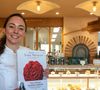 Chaque recette a été minutieusement pensée pour être parfaitement savourée à très haute altitude.

La meilleure pâtissière du monde Nina Métayer lors de l'inauguration de sa boulangerie-pâtisserie "Fournil par Nina" à La Rochelle, France, le 16 novembre 2024.  © Jean-Marc Lhomer/Bestimage