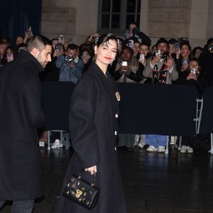 Clara Luciani - Arrivées au défilé Schiaparelli mode femme automne / hiver 2024-2025 lors de la Fashion Week de Paris (PFW) au pavillon Vendôme, à Paris, France, le 29 février 2024. © Denis Guignebourg/Bestimage