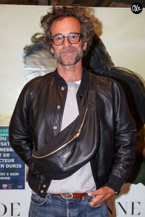 Il a ensuite opéré un virage vers le secteur des nouvelles technologies, intégrant la firme chinoise Huawei en tant que Design Director pendant dix ans.

Exclusif - Romain Duris lors de l'avant-première du film "Fils de Personne" au cinéma UGC Ciné Bordeaux, le 3 juin 2026. 
© Jean-Marc Lhomer / Bestimage