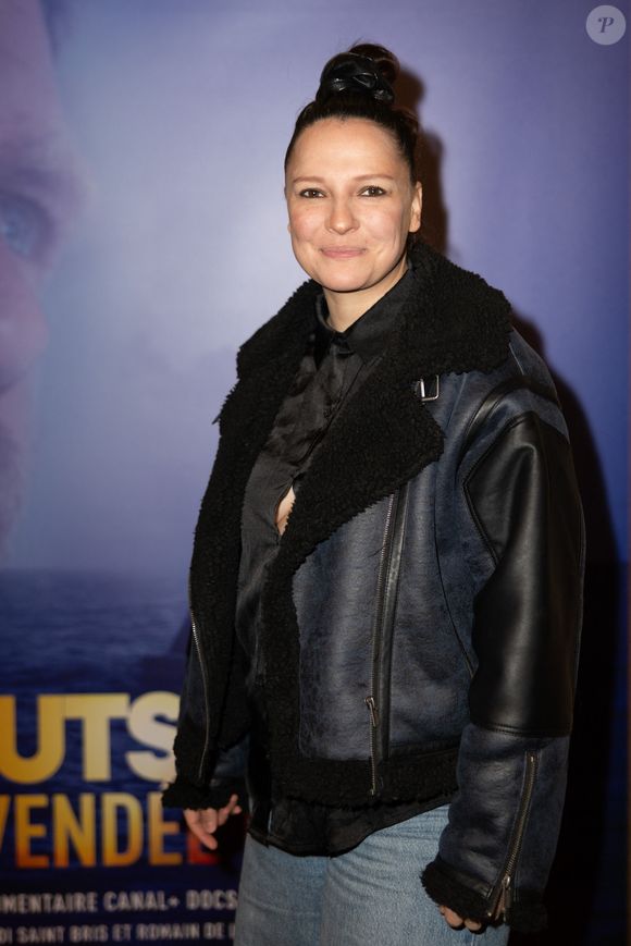 Son coup de coeur ? Anne Sila, qu'il a coachée en 2015 et 2021.

Anne Sila lors de l'avant-première de la série "Un Outsider sur le Vendée Globe" au cinéma Max Linder à Paris le 25 novembre 2025.

© Julien Sarkissian/Bestimage