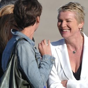 Elise Lucet à l'aéroport militaire de Villacoublay, à l'ouest de Paris, France, le 30 juin 2011. © Photo par Nicolas Gouhier/ABACAPRESS.COM