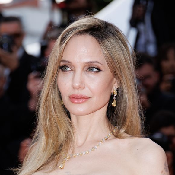 Angelina Jolie - Montée des marches du film « Eddington » lors du 78ème Festival International du Film de Cannes, au Palais des Festivals à Cannes. Le 16 mai 2025
© Jacovides-Moreau / Bestimage