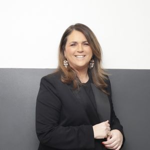 Exclusif - Valérie Bénaïm, en backstage de l’émission « TPMP » La dernière sur C8,  présentée par C.Hanouna et diffusée en direct sur C8, Paris, France, le 27 fevrier 2025. © Jack Tribeca / Bestimage