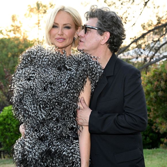 Marc Lavoine et sa compagne Adriana Karembeu - 11ème édition du Gala de charité de Patrick Mouratoglou à la Mouratoglou Academy & Resort à Biot le 21 juin 2025. Ce gala de prestige réunit chaque année les grandes figures du sport, du divertissement et de nombreux donateurs, mobilisés pour soutenir les jeunes talents du tennis mondial. © Bruno Bebert/Bestimage