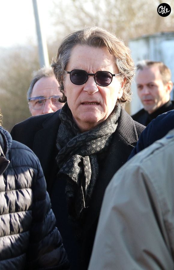Francis Cabrel - Les célébrités rendent un dernier hommage au comédien, dramaturge et metteur en scène français Roger Louret en la salle du Magre à Monclar, France, le 30 janvier 2023. © Patrick Bernard/Bestimage