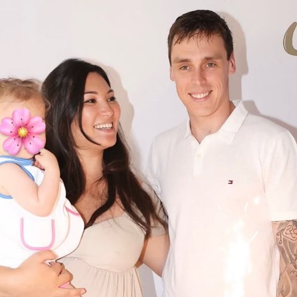 Parents de deux filles, Victoire et Constance, Louis et Marie Ducruet connaissent les joies de pouponner mais aussi parfois il faut bien le dire, les petites galères.

Marie Ducruet Instagram