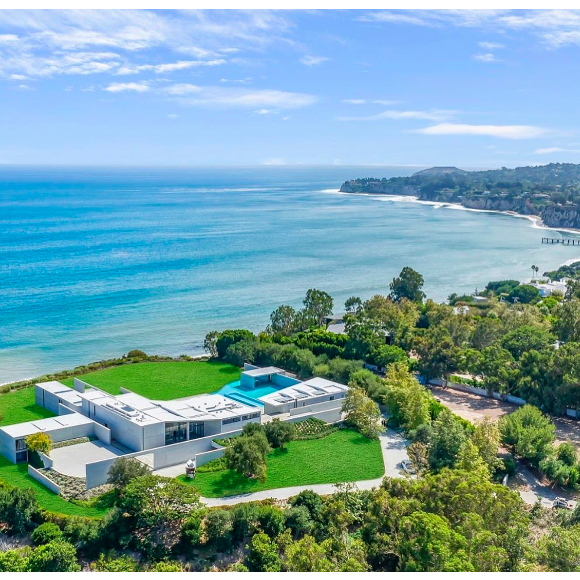 Quelles stars possèdent les maisons parmi les plus chères au monde ? Visites guidées de ces villas de la démesure