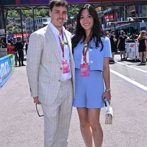 Louis et Marie Ducruet ont même profité de l'occasion pour poser aux côtés de Laury Thilleman et de Paul Mirabel.

Louis Ducruet et sa femme Marie Ducruet dans les paddocks du Formula 1 Louis Vuitton Grand Prix de Monaco 2026, 2026. 

© Bruno Bebert/Bestimage