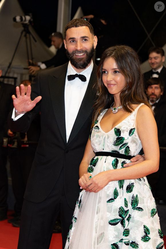 Karim Benzema et sa compagne Lyna Khoudri lors de la montée des marches du film « 13 jours 13 nuits » lors du 78ème Festival International du Film de Cannes. Le 23 mai 2025
© Jacovides-Moreau / Bestimage