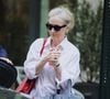 New York, NY Meryl Streep a été aperçue en train de profiter d'un moment de détente à New York jeudi. L'actrice portait des lunettes de soleil Prada, un bouton blanc et un sac Giorgio Armani.



Sur la photo : Meryl Streep