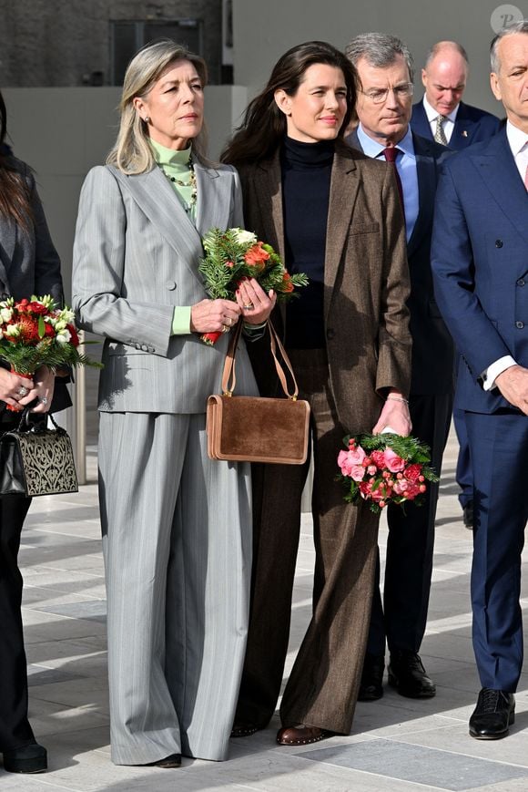 La princesse Caroline de Hanovre assiste à l’inauguration de la médiathèque Caroline à Monaco, en présence du prince Albert II, de Charlotte Casiraghi et de Mélanie-Antoinette de Massy, le 10 décembre 2025. Crédit : Bruno Bebert / Bestimage