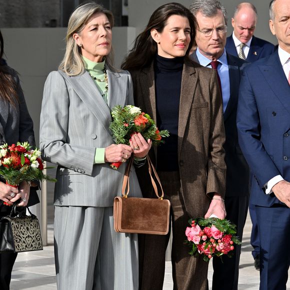 La princesse Caroline de Hanovre assiste à l’inauguration de la médiathèque Caroline à Monaco, en présence du prince Albert II, de Charlotte Casiraghi et de Mélanie-Antoinette de Massy, le 10 décembre 2025. Crédit : Bruno Bebert / Bestimage