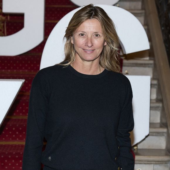 La box sera disponible dès le 26 mai 2026.
Sarah Poniatowski - Soirée de lancement du premier guide "Huggy Paris Numéro 1", un guide avec sa sélection des plus belles adresses de la capitale (hôtels, eat&drink, et home), Paris le 9 octobre 2024. © Cyril Moreau/Bestimage