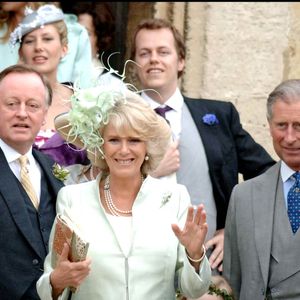Camilla Parker Bowles, duchesse de Cornouailles, le prince Charles, Andrew Parker Bowles et son épouse au mariage de Laura Parker Bowles et Harry Lopes, célébré à l’église St Cyriac de Lacock, le 6 mai 2006. © Goff Inf / Bestimage