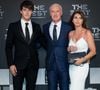 Elle a partagé des photos en famille prises lors de la Coupe du monde 2026.

Didier Deschamps, sa femme Claude et leur fils Dylan - Les célébrités arrivent à la cérémonie des Trophées Fifa 2018 au Royal Festival Hall à Londres, Royaume Uni, le 25 septembre 2018. © Cyril Moreau/Bestimage