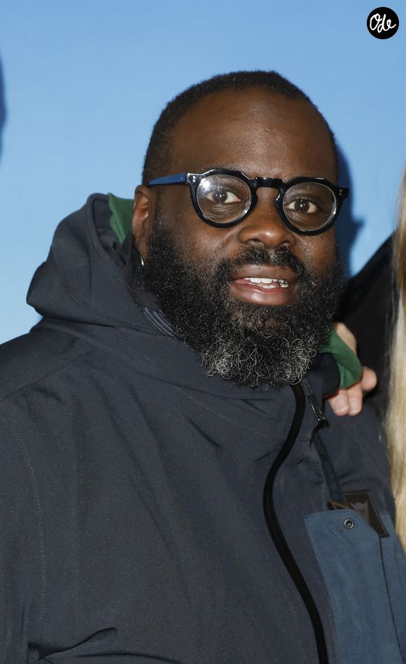 "Mes enfants, ils ont leur vie en famille, et ils n’ont pas à subir les choses que moi je peux subir", a-t-il expliqué.

Issa Doumbia - Avant-première du film "Les SEGPA au ski" au cinéma Pathé Wepler à Paris le 18 décembre 2023.

© Marc Ausset-Lacroix/Bestimage