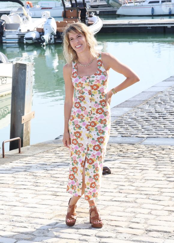 Il s'agit d'Ella Philippe qui joue le rôle de Nisma

Lea Francois lors du photocall du 'Plus belle vie, encore plus belle' lors du 27ème Festival de la Fiction de la Rochelle, France, le 19 septembre 2025. © Denis Guignebourg/Bestimage