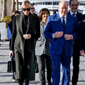 Le prince Albert II de Monaco, sa femme la princesse Charlene et Camille Gottlieb ont remis les traditionnels colis de Noël aux aînés monégasques dans la meeting room du Yacht Club de Monaco dans le cadre de festivités de fin d'année de la Principauté de Monaco, le 12 décembre 2024. © Bruno Bebert/Pool Monaco/Bestimage