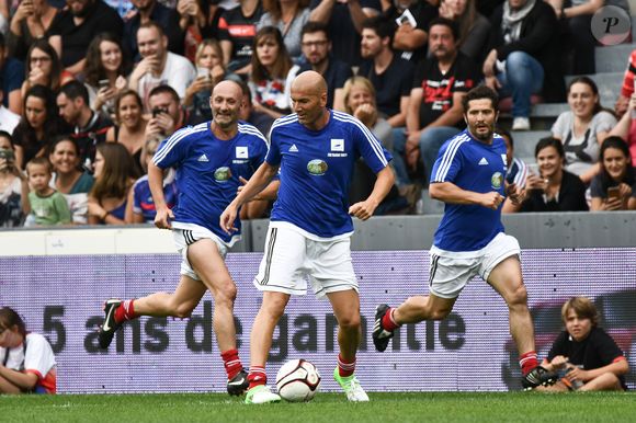 Zinédine Zidane, Bixente Lizarazu et Fabien Barthez - Les champions du monde de 98 ont défié les rugbymen du Stade toulousain lors d'une rencontre caritative pour l’association de Pascal Olmeta "Un sourire, un espoir pour la vie" sur la pelouse du stade Ernest Wallon à Toulouse, France, le 10 juillet 2017. © Agence/Bestimage