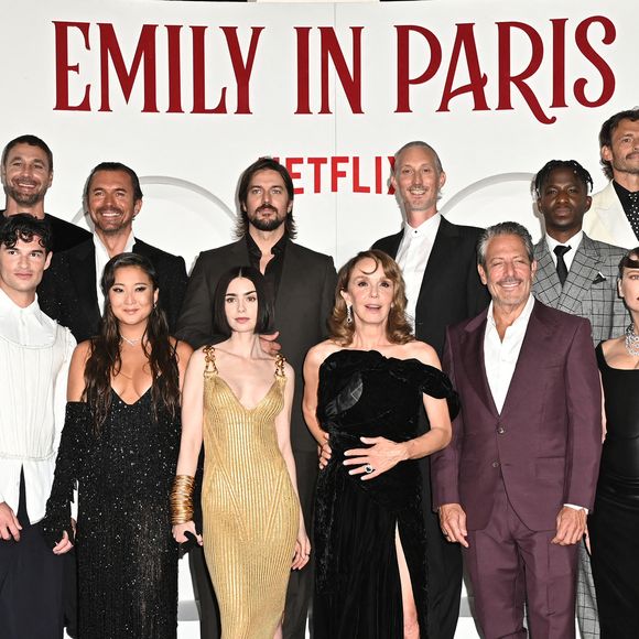 Philippine Leroy-Beaulieu est l'une des stars de la série de Netflix "Emily in Paris"

Flavio Furno, Raoul Bova, William Abadie, Lucas Bravo, Bruno Gouery, Samuel Arnold, Arnaud Binard, Kevin Dias, Eugenio Franceschini, Paul Forman, Ashley Park, Lily Collins, Philippine Leroy-Beaulieu, Camille Razat (bijoux Messika) - Première de la quatrième saison de la série '"Emily In Paris" à Rome.
Crédit : SGP / BESTIMAGE