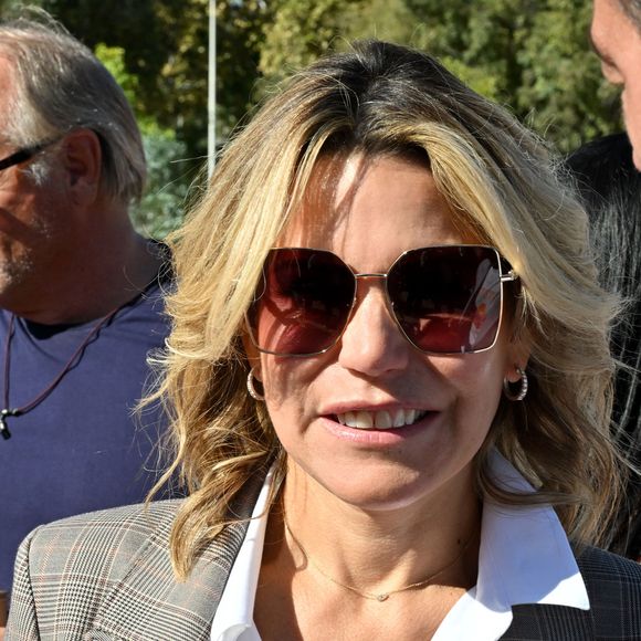 Exclusif - Christian Estrosi, le maire de Nice, a inauguré une nouvelle tranche de la Coulée Verte, à l'esplanade de Lattre de Tassigny à Nice, le 19 octobre 2024. Devant une foule importante, le maire était entouré par un bon nombre d'élus municipaux, de sa femme Laura Tenoudji Estrosi et de leur fille Bianca qui a bien apprécié la présence des cheveaux de la police municipale, et le point d'eau ou toutes sortes de poissons ont élu domicile. © Bruno Bebert/Bestimage