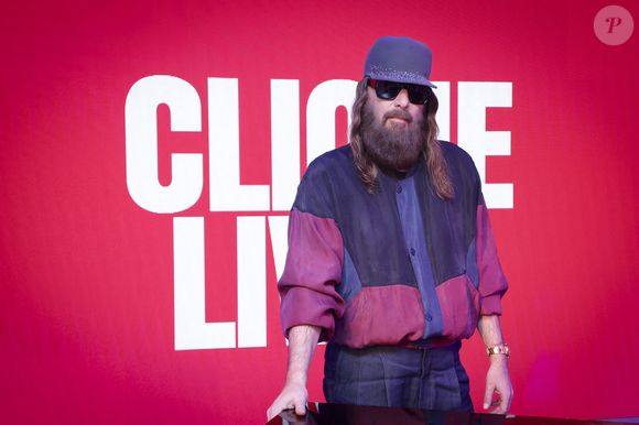 Sébastien Tellier, sur le plateau de l'émission "Clique" présentée par M.Achour à Paris, le 12 novembre 2025, et diffusée sur Canal + le 13 novembre 2025.
© Jack Tribeca / Bestimage