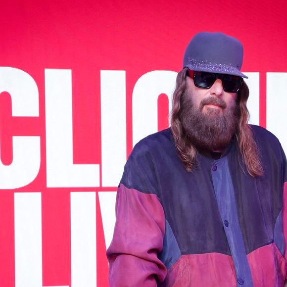 Sébastien Tellier, sur le plateau de l'émission "Clique" présentée par M.Achour à Paris, le 12 novembre 2025, et diffusée sur Canal + le 13 novembre 2025.
© Jack Tribeca / Bestimage