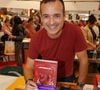 Dans son dernier livre, l'expert préconise d'ailleurs des solutions gratuites comme compter à l'envers ou respecter son horloge interne plutôt que d'investir dans des gadgets coûteux.

Fabien Olicard à la Halle Georges Brassens à Brive-la-Gaillarde pour la Foire du Livre de Brive, le 9 novembre 2025. 

©Jean-Marc LHOMER/Bestimage.