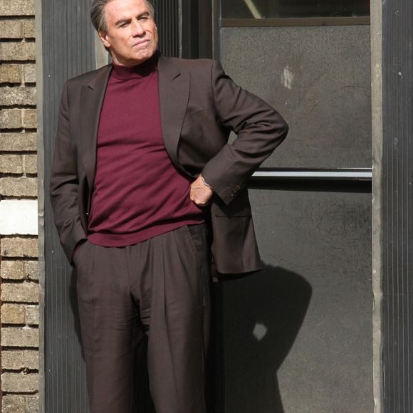 John Travolta, les cheveux gris, sur le tournage du film 'The Life and Death of John Gotti' dans le quartier de Brooklyn à New York , le 21 février 2017
Crédit : FAMEFLYNET / BESTIMAGE