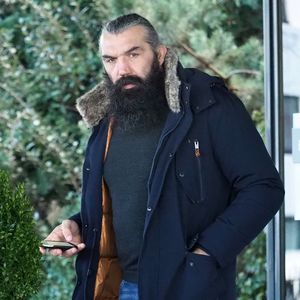 Il est aujourd'hui l'un des visages du groupe Canal+

Sébastien Chabal - Les people quittent leur hôtel afin de participer à l'enregistrement du nouveau spectacle des Enfoirés à Bordeaux le 28 janvier 2019. 
Crédit : Agence/Bestimage