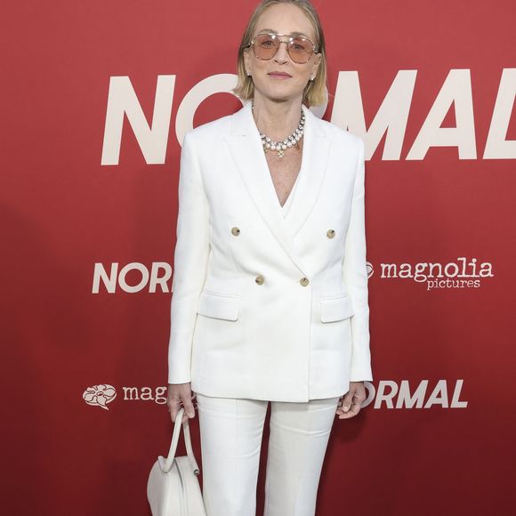 Los Angeles, CA Des invités assistent à la première à Los Angeles du film "Normal" de Magnolia Pictures au Hollywood American Legion à Los Angeles, Californie - 15/04/2026 ©Backgrid USA / Bestimage