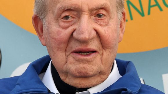 Juan Carlos exilé sur une île : il sort du silence et explique pourquoi il n'a plus de contact avec ses petites-filles, héritières du trône d'Espagne