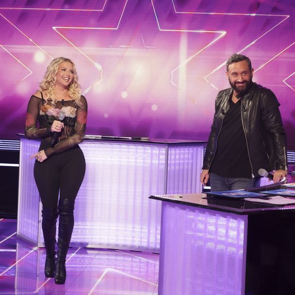 Figure emblématique de "Touche pas à mon poste", Kelly Vedovelli n’a pas fait partie des chroniqueuses qui ont suivi Cyril Hanouna dans le talk-show "Tout beau, tout neuf".

Exclusif - Kelly Vedovelli, Cyril Hanouna, sur le plateau de l'émission " TPMP " présentée par C.Hanouna et diffusée en direct, Paris, France. Jack Tribeca / Bestimage