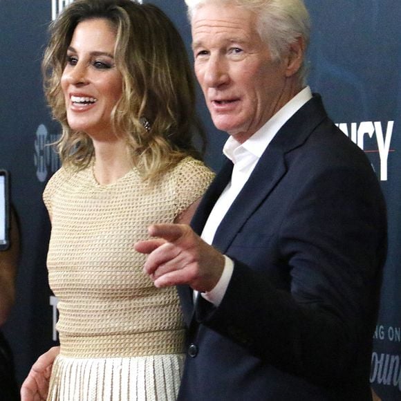 Alejandra Silva, Richard Gere, lors de la première new-yorkaise de The Agency de Paramount+ et Showtime au Museum of Modern Art à New York City le 21 novembre 2024.