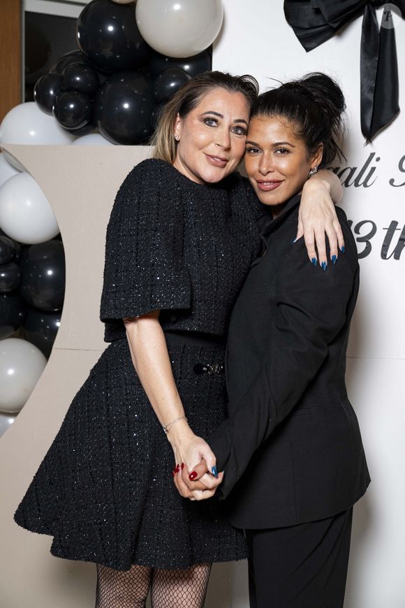 Exclusif - Magali Berdah, Ayem Nour lors de l'anniversaire surprise de M.Berdah (43 ans) au Pavillon Gravelle à Paris le 26 novembre 2024 avec tous ses amis influenceurs.

© Pierre Perusseau / Bestimage