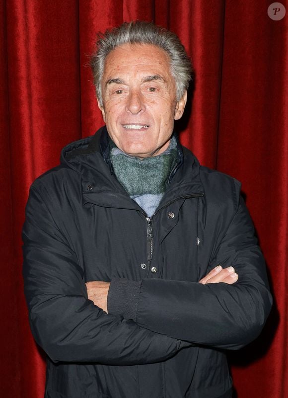 Gérard Holtz  au théâtre Bobino à Paris le 22 octobre 2025. 
© Coadic Guirec/Bestimage