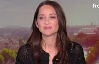 Léa Salamé, invitée de Quotidien sur TMC, réagit à sa question à Marion Cotillard au JT
