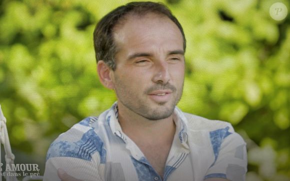 Julien fait le bilan de son aventure avec Louise dans L'amour est dans le pré